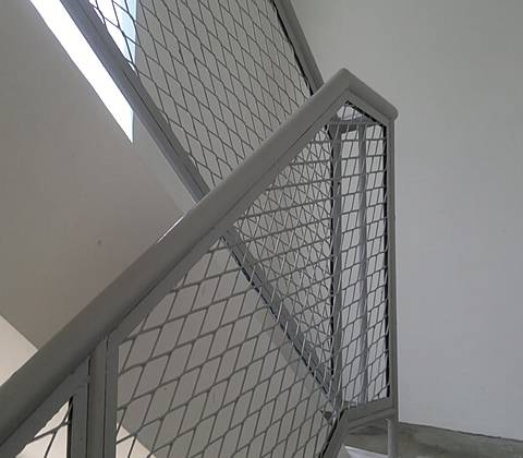 Expanded Metal Railing Used Indoor and Outdoor to Avoid Injurious