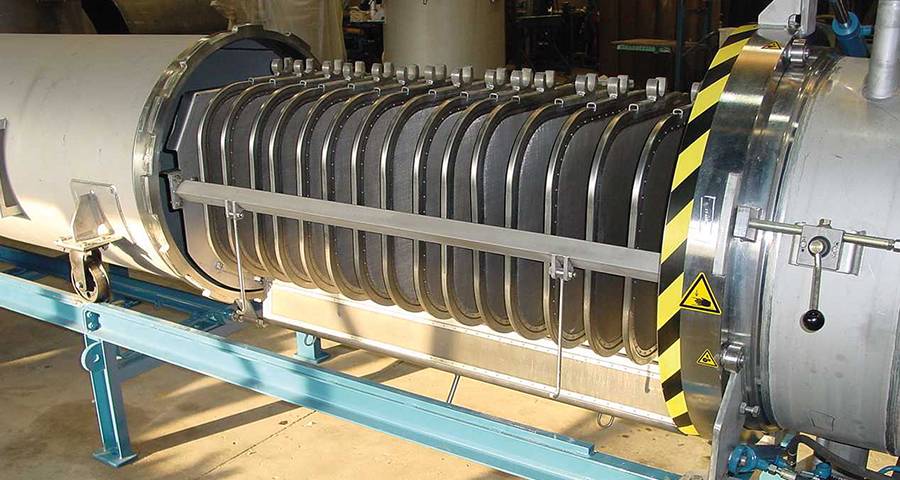 A horizontal pressure leaf filters are made of stainless steel in tank.