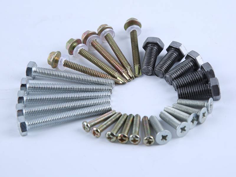 There are many different types and sizes screws.