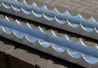 Part picture of razor comb spikes.