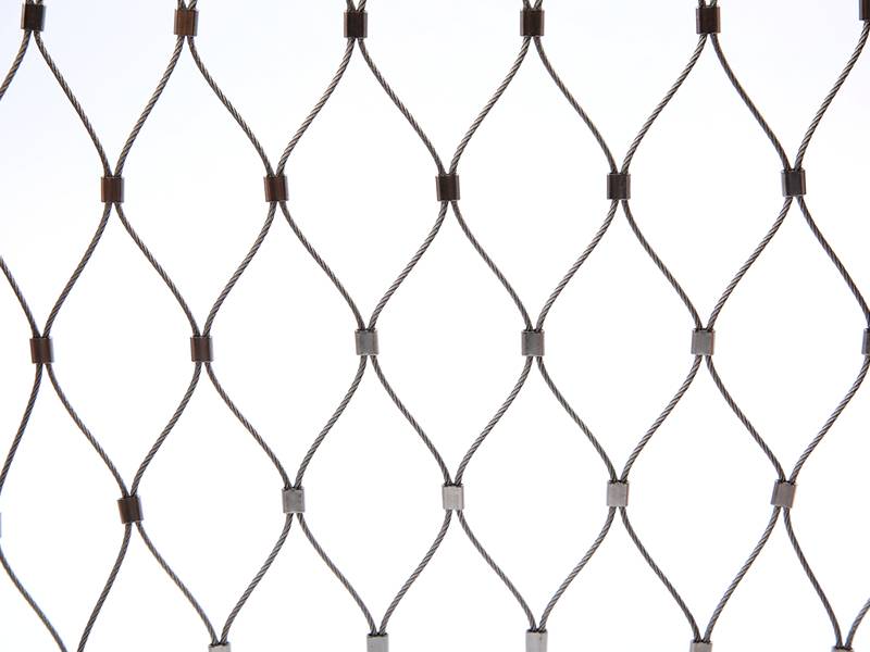 This is stainless steel rope mesh fence for a big tiger.